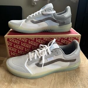 Vans Men's White and Gray Athletic Sneakers